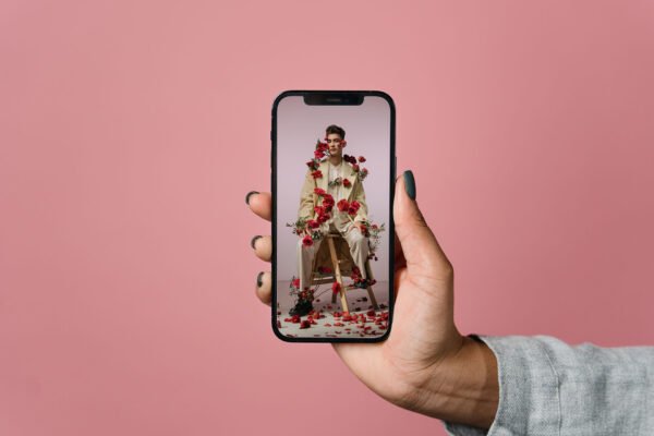 Free Mobile mockup Photoshop by Snail motion